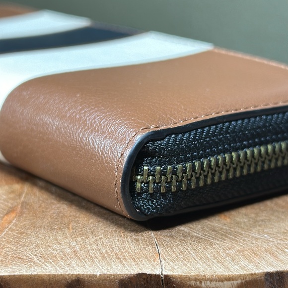 *HTF Color Combination* COACH Accordion Varsity Zip-Around Wallet - Picture 7 of 16
